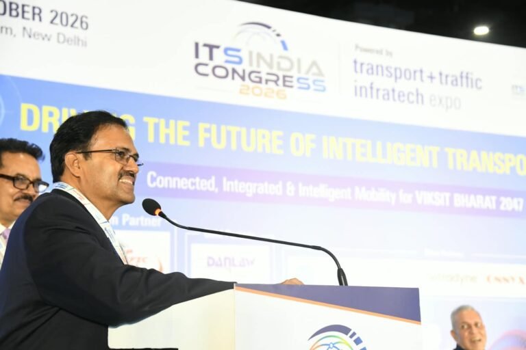 Akhilesh Srivastava speaking on connected, integrated and intelligent mobility for Viksit Bharat 2047 at ITS India Congress 2026
